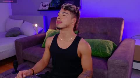   online show from May 13, 8:57 am