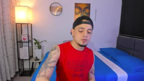 kendel_dimitri online show from May 13, 1:59 am