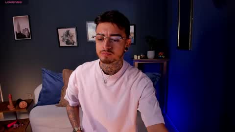 keneth_collins online show from May 26, 12:33 pm