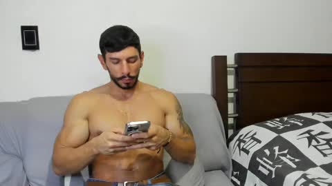kevin_malone22 online show from May 11, 1:45 am