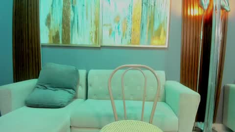 Kiara online show from June 3, 2:33 pm