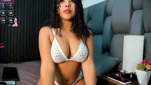 Kiara  online show from June 13, 3:39 am