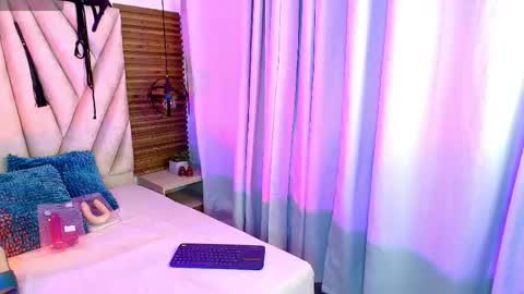 kimberlyfox_t online show from May 7, 3:52 pm
