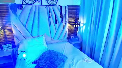 kimberlyfox_t online show from May 10, 5:30 pm