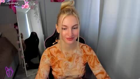 kimmy1_powell online show from July 1, 4:21 am