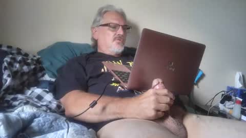 kingtongue10 online show from June 17, 11:10 pm
