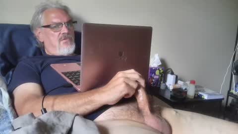 kingtongue10 online show from July 24, 8:39 pm