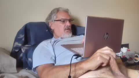 kingtongue10 online show from July 28, 2:35 pm