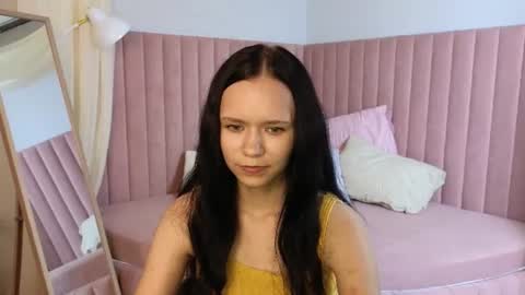 kira_bliss_ online show from July 19, 2:25 am