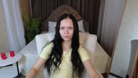 kira_bliss_ online show from July 29, 1:27 am