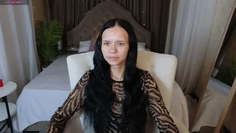 kira_bliss_ online show from July 8, 1:31 am