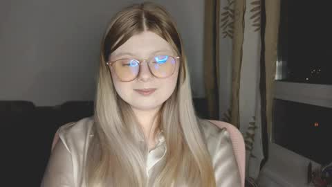 KiraYume online show from May 21, 9:10 pm