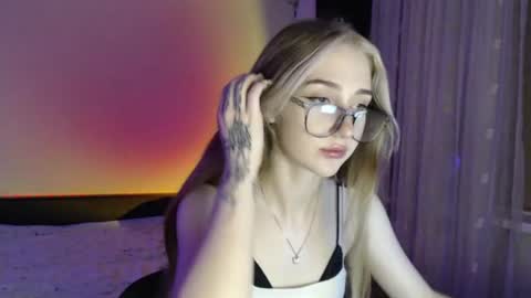 kisa____ online show from June 24, 11:23 pm