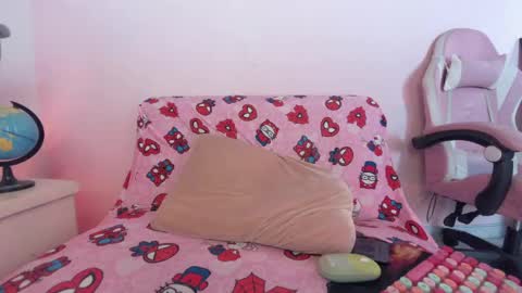 kitty_kryss online show from May 26, 8:37 pm