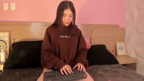 kitty online show from July 4, 1:04 pm