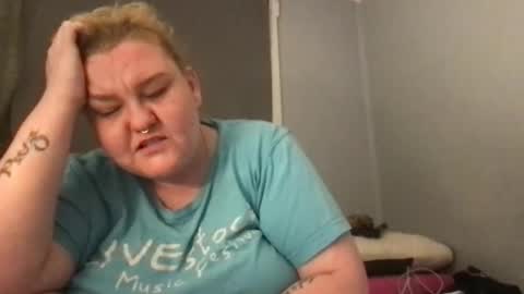 kmarie1196 online show from May 15, 4:10 am