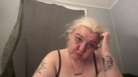 kmarie1196 online show from August 8, 3:05 am