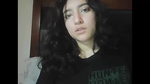 kreepyh0e_ online show from June 11, 2:53 am