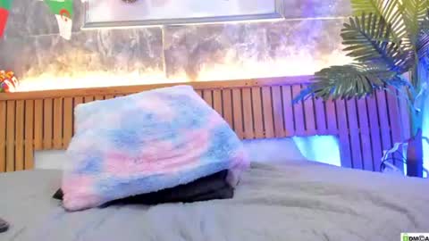 krystal online show from June 17, 8:58 pm