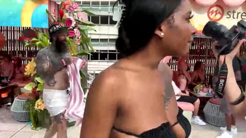 Krystal Blake online show from May 12, 9:13 pm