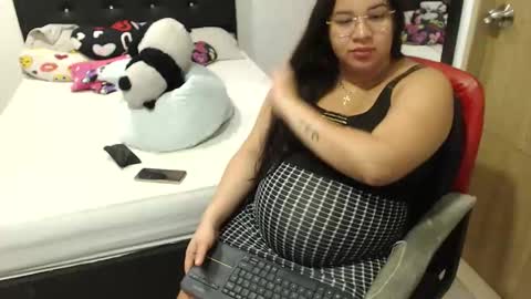 Instagram Kylie switch  followme  buy lovense here online show from November 20, 1:37 am