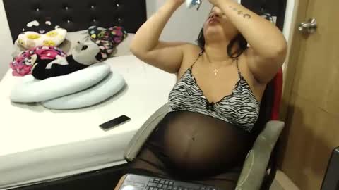 Instagram Kylie switch  followme  buy lovense here online show from November 17, 11:29 pm