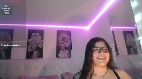 kylievoosx online show from July 15, 10:14 pm