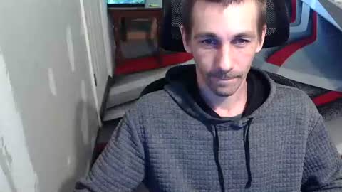 l1v1nth3dr3am online show from May 4, 1:56 am