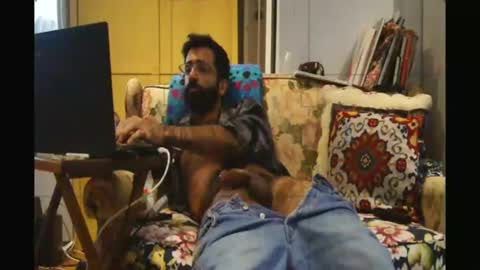 Ali online show from April 14, 3:59 pm
