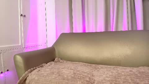 Karla - Instagram   lady karla1 online show from July 6, 9:06 pm