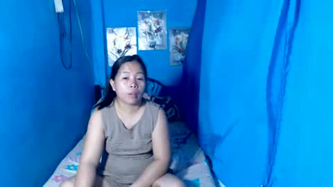 lady_in_bed69 online show from May 24, 12:29 am
