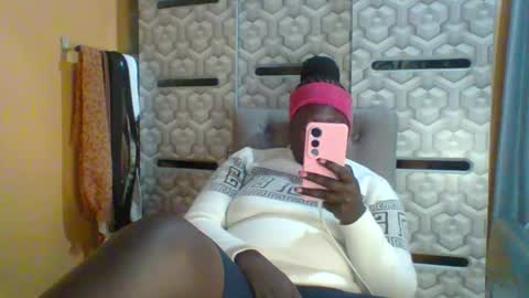 lindah32 online show from July 7, 10:03 pm