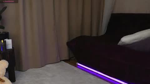 LadyEmelymoon online show from May 30, 8:18 pm