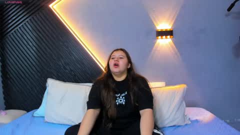    online show from May 26, 11:33 pm