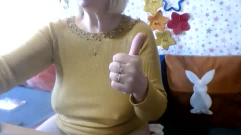 LovelyQueen online show from May 31, 8:24 am