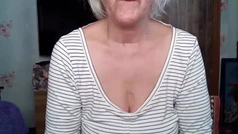 larisaq4ugo24 online show from July 13, 7:34 am