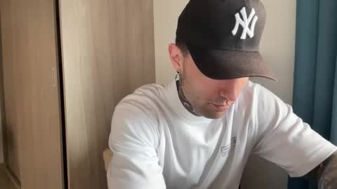 larsskeet online show from June 9, 5:56 pm