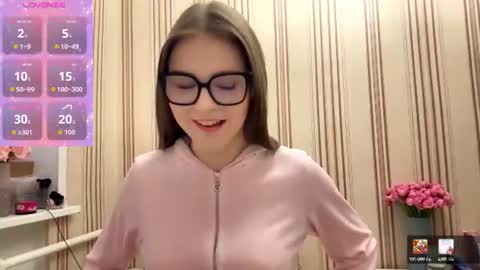 Mia online show from July 19, 4:31 pm
