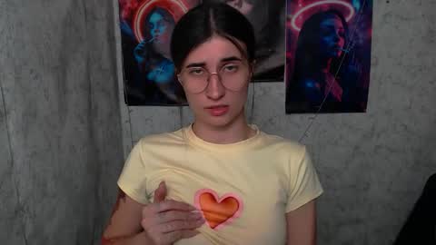 Laura online show from June 4, 12:00 pm