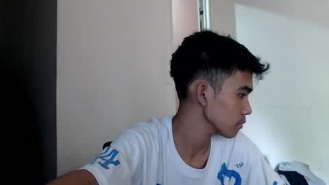 laurence_cuttieguyhere online show from July 1, 3:48 am