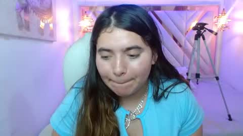 laura  online show from July 20, 7:26 pm