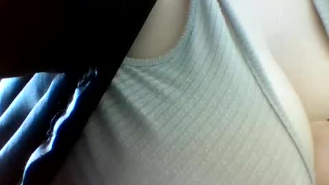 layannalea online show from May 12, 9:57 pm