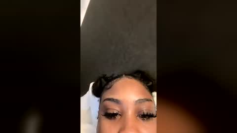 layla180762 online show from July 13, 5:44 am