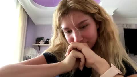 Taya online show from June 18, 3:17 pm