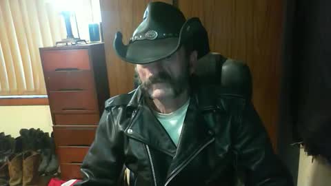 leathergreaser online show from June 7, 9:09 pm