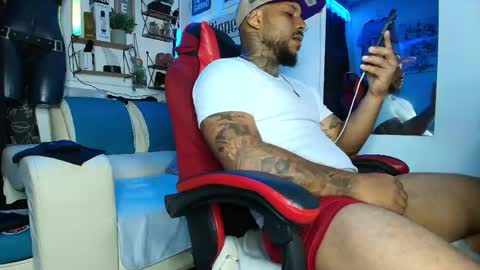 leenar_key online show from May 8, 4:12 pm