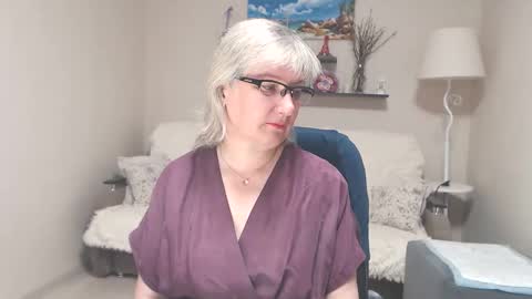 Leila Kinky online show from June 10, 5:50 am