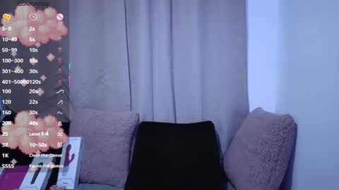 lessliee online show from July 5, 5:58 am