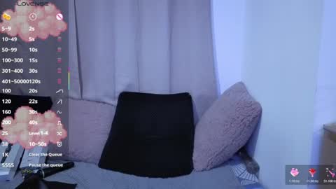 lessliee online show from July 9, 8:29 am