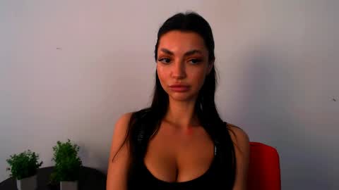 Alexia online show from May 22, 1:51 pm